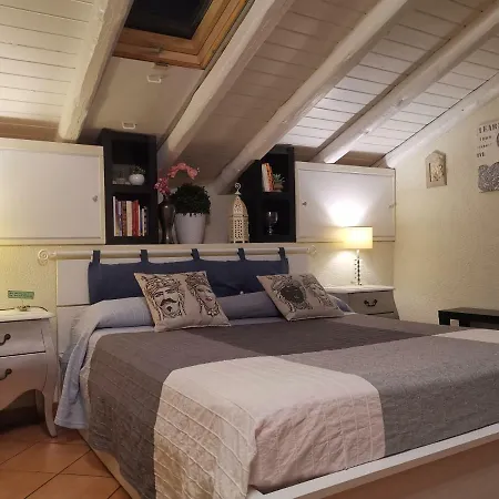 La Mansarda Di Ninni Apartment *